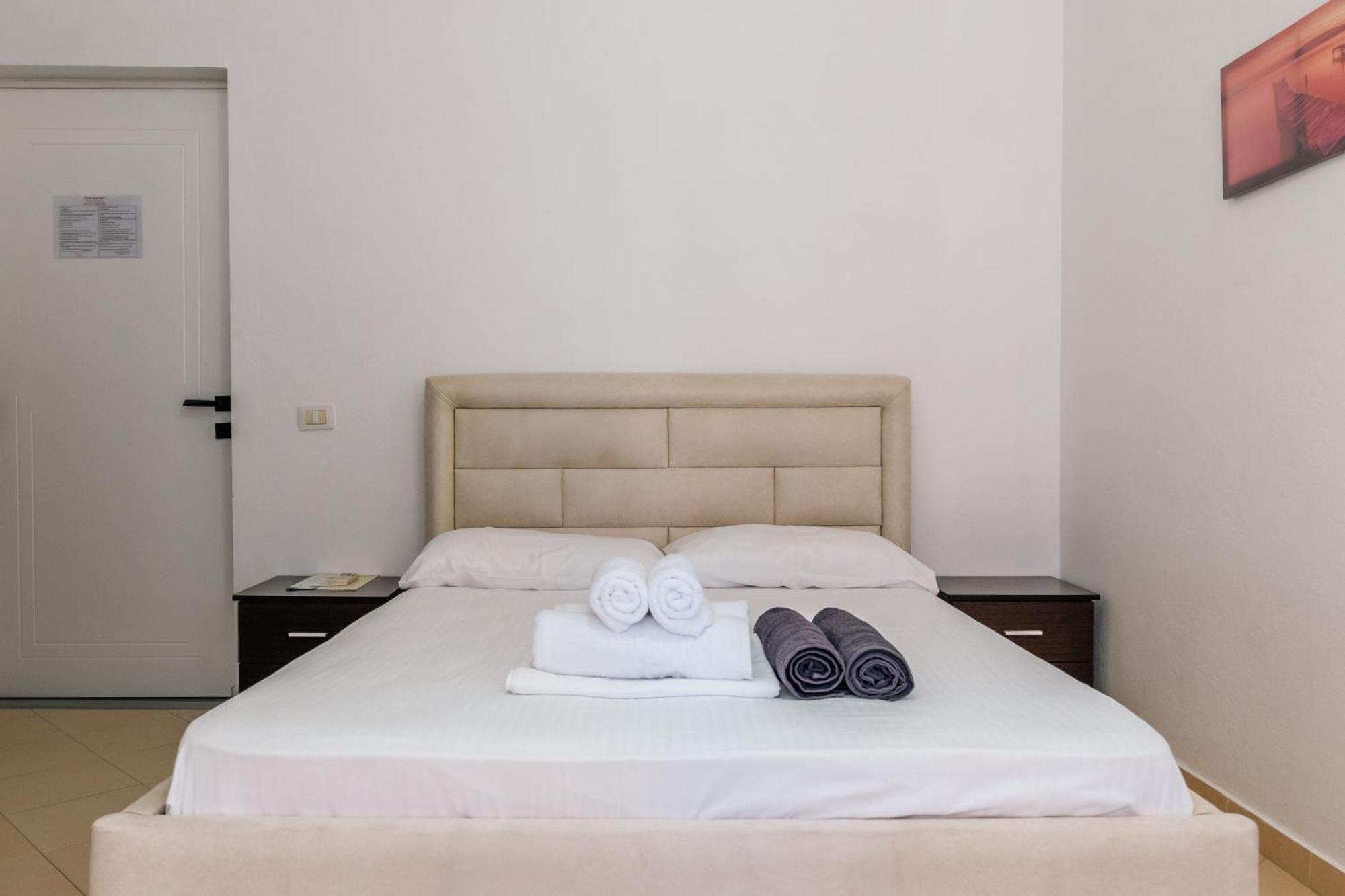 Blue Bay Hotel Sarande Ngoại thất bức ảnh