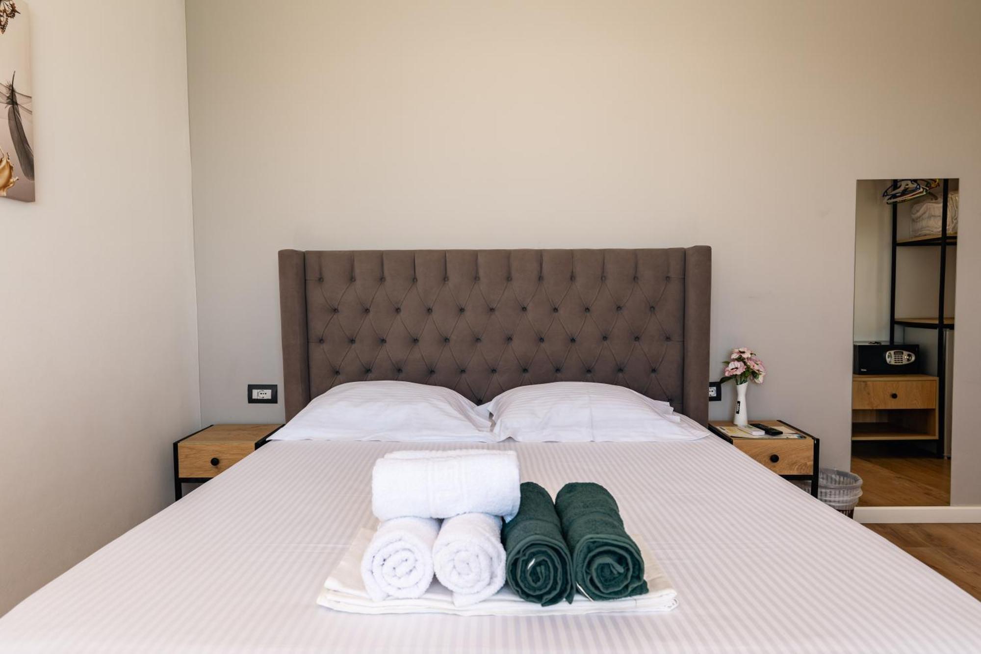 Blue Bay Hotel Sarande Ngoại thất bức ảnh