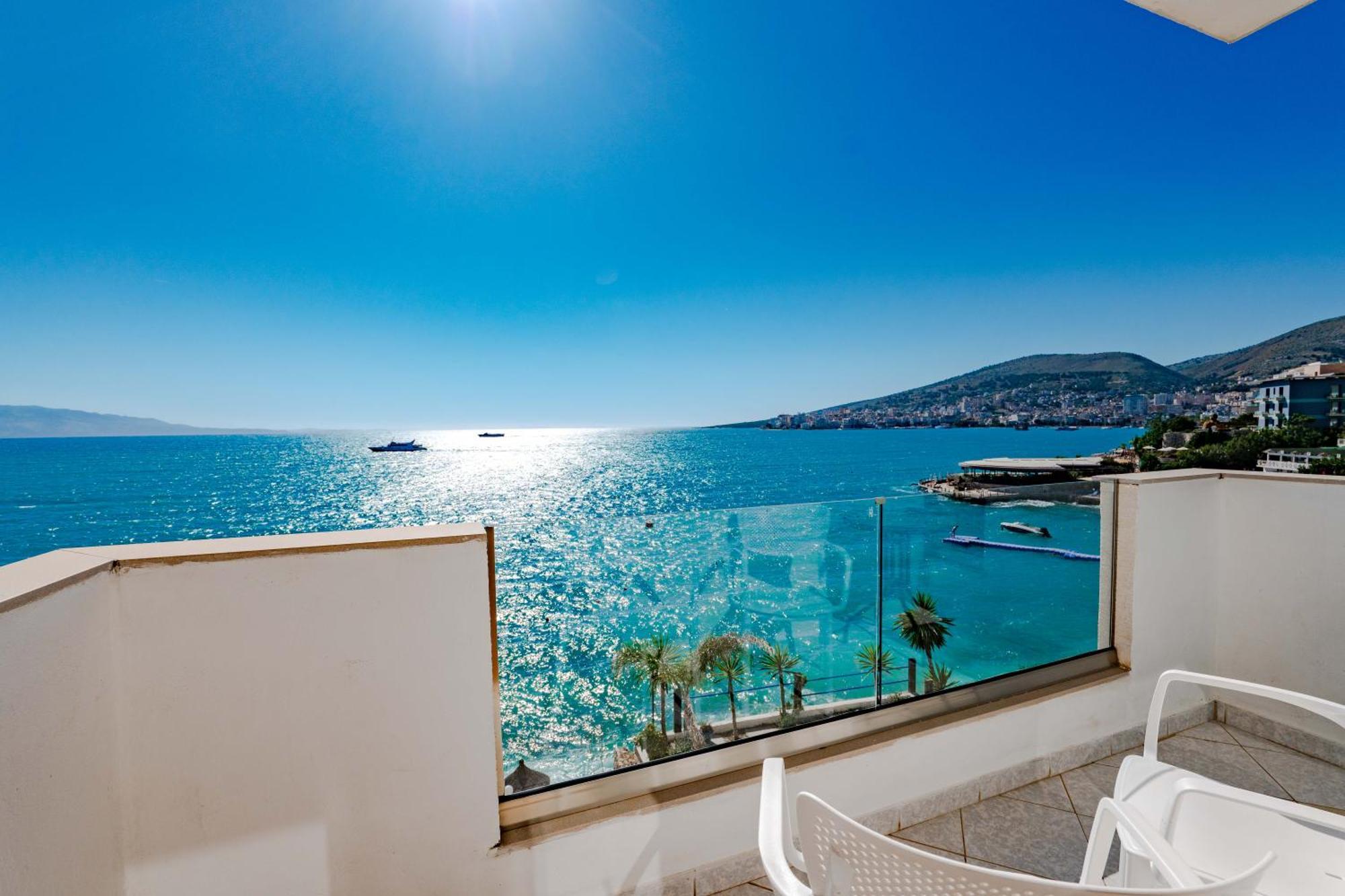 Blue Bay Hotel Sarande Ngoại thất bức ảnh