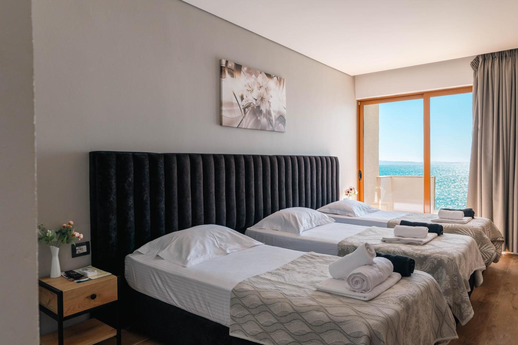 Blue Bay Hotel Sarande Ngoại thất bức ảnh