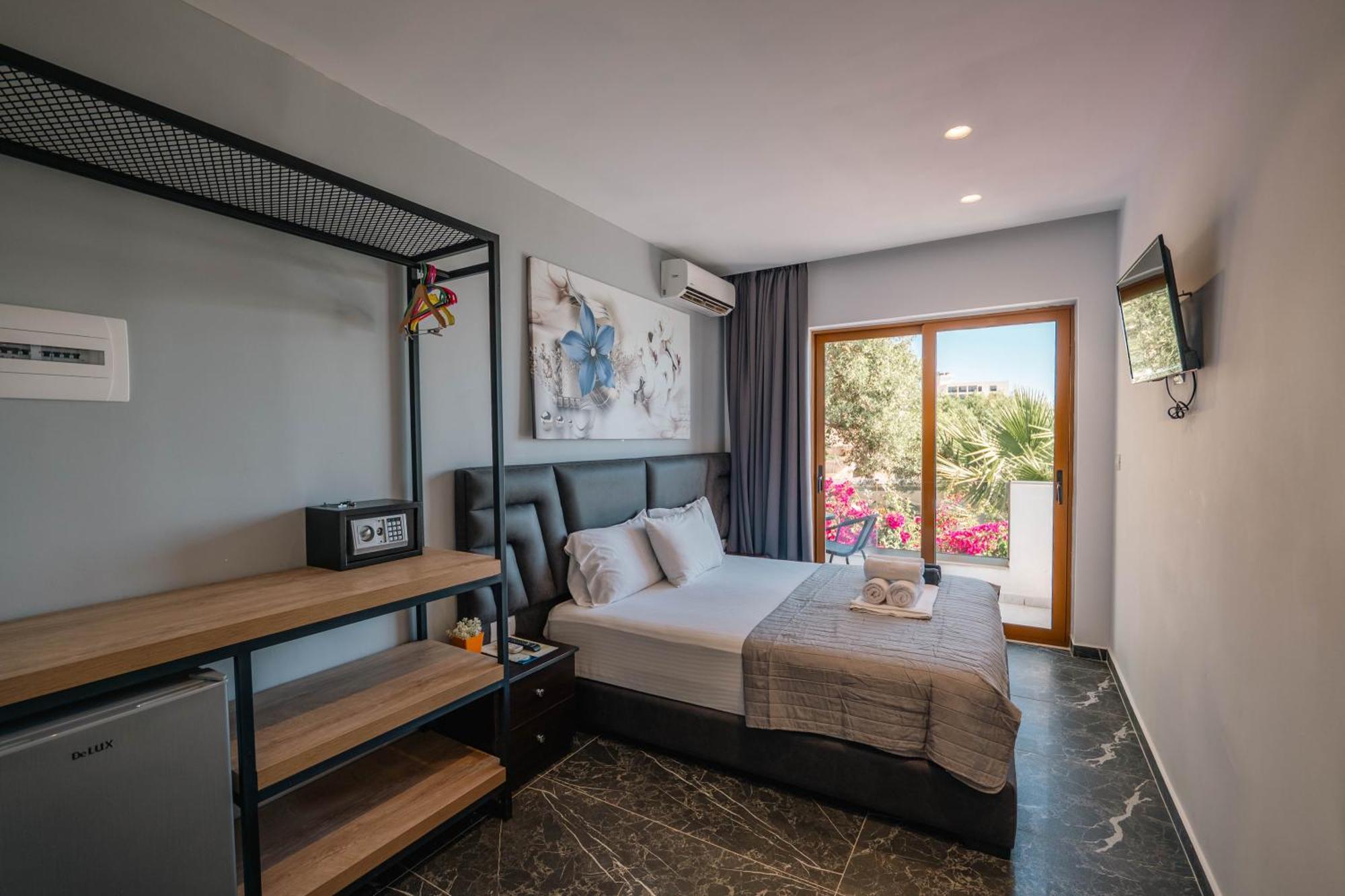 Blue Bay Hotel Sarande Ngoại thất bức ảnh