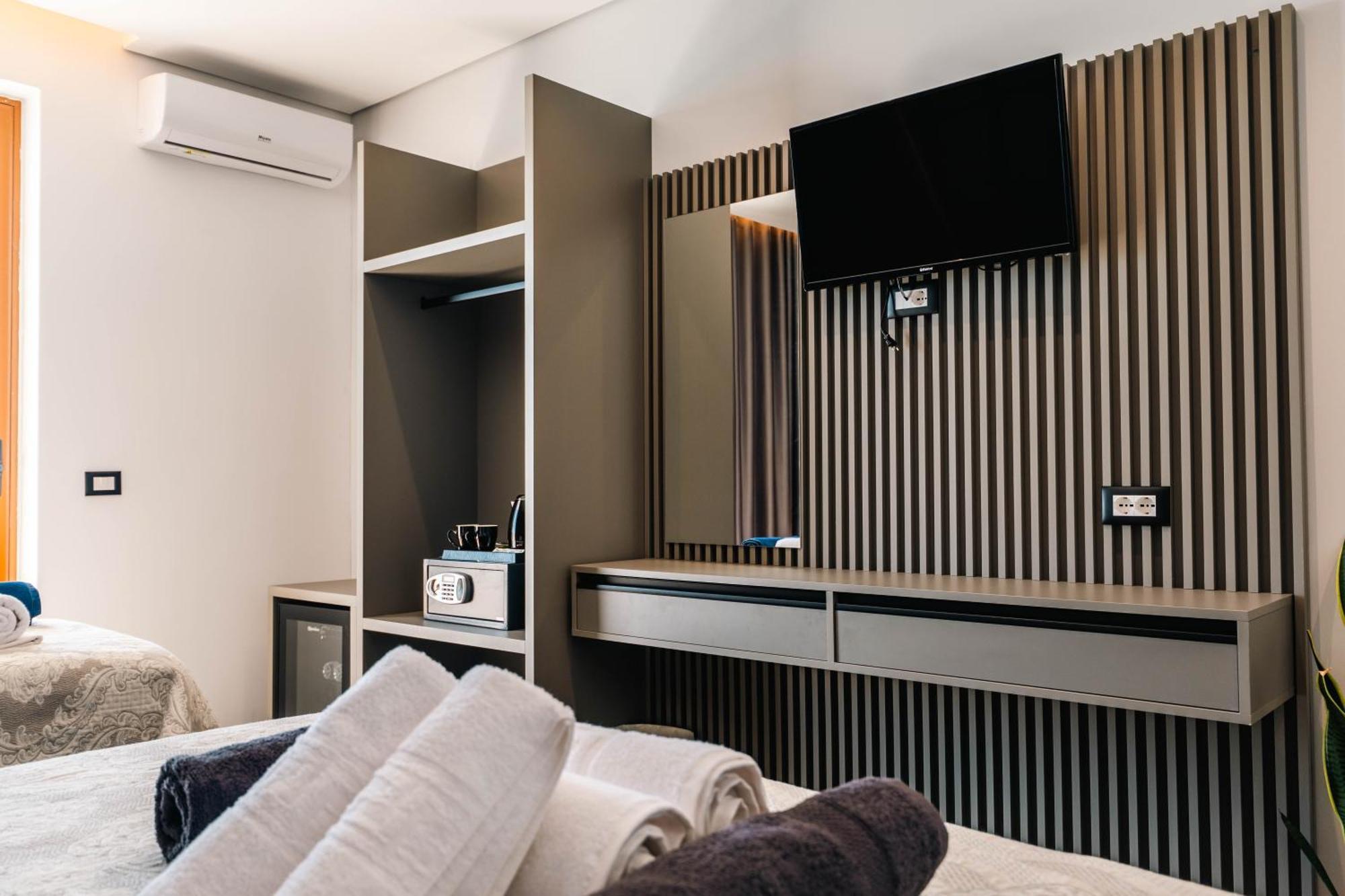Blue Bay Hotel Sarande Ngoại thất bức ảnh