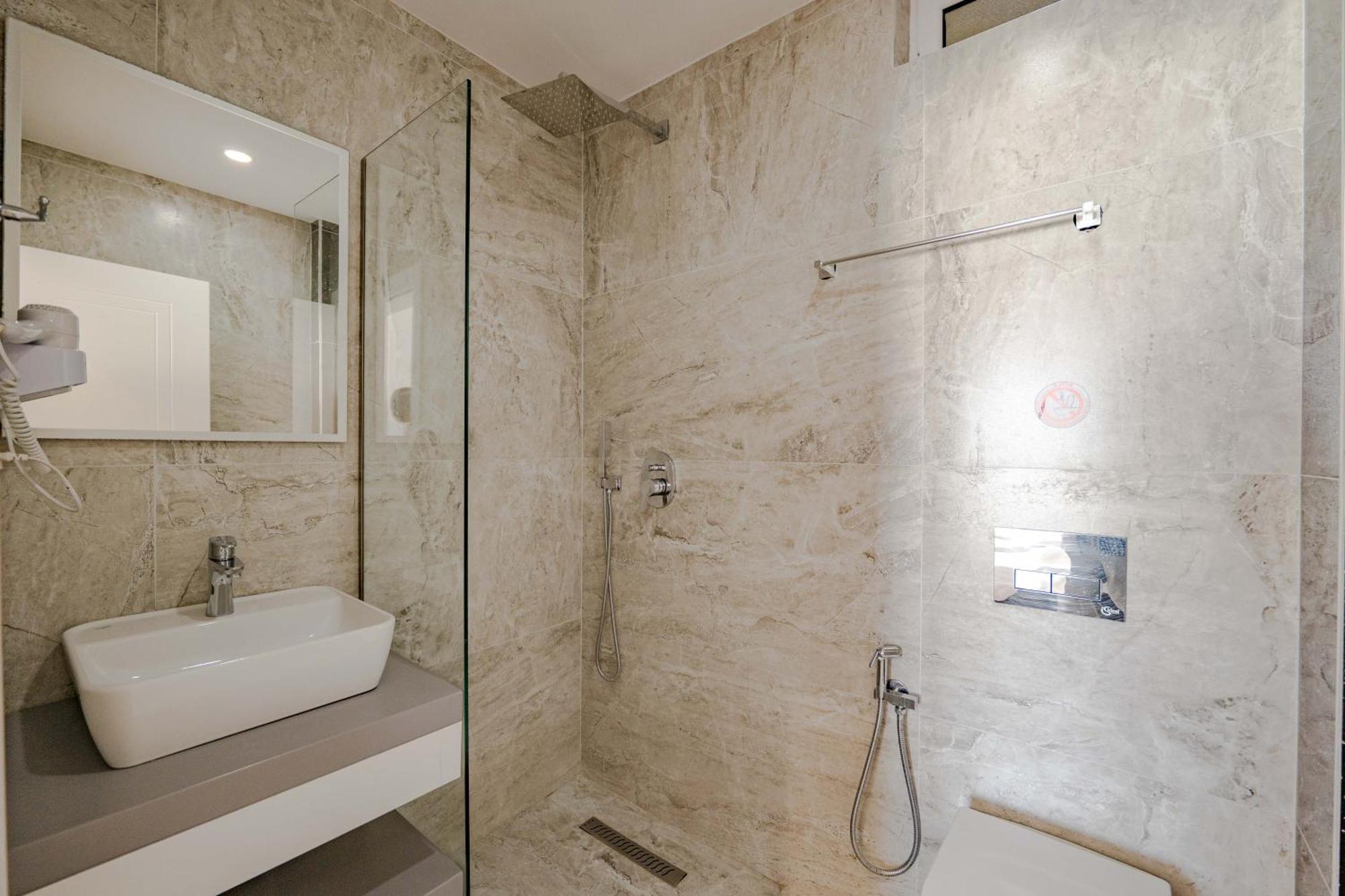 Blue Bay Hotel Sarande Ngoại thất bức ảnh