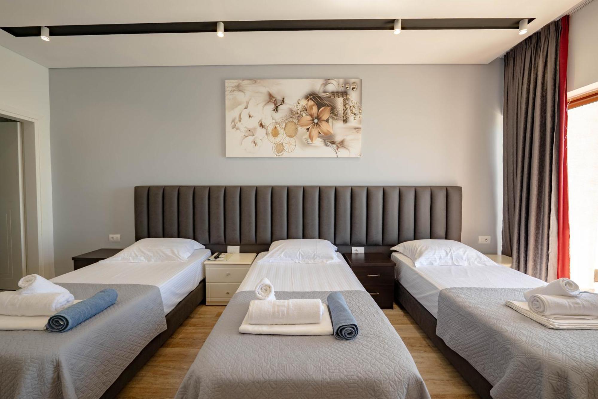 Blue Bay Hotel Sarande Ngoại thất bức ảnh